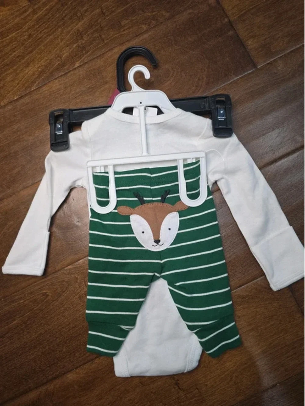 Newborn brand new christmas outfit from carter's item 406G6